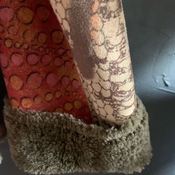 Fun Festive Jacket for the holidays !! Weavz brand - faux fur lined size M - Picture 4 of 8